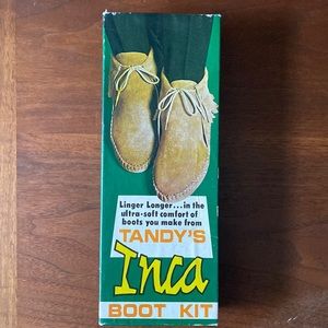 Vintage Tandy Inca boot kit, size 8